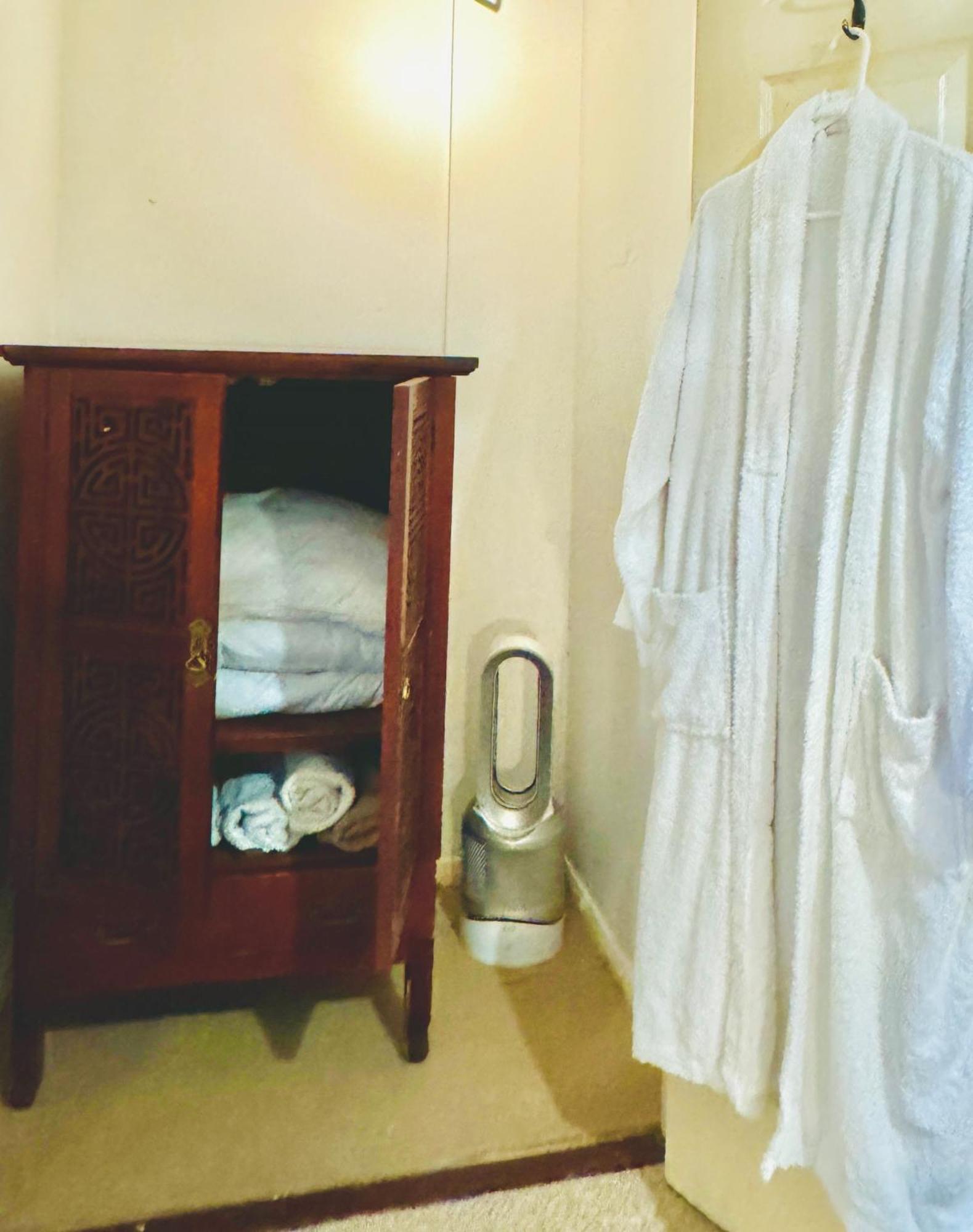 Private Room In A Stylish Flat 런던 외부 사진